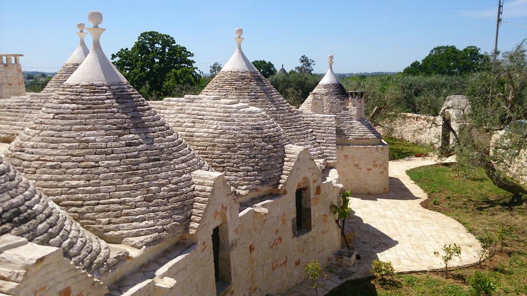 Almapetra Trulli Resort Locorotondo Exterior foto