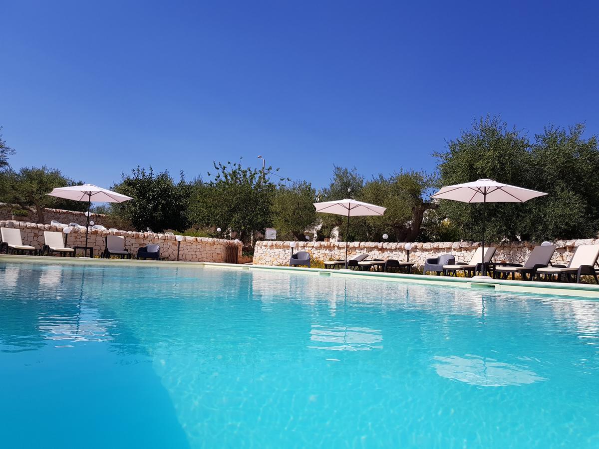 Almapetra Trulli Resort Locorotondo Exterior foto